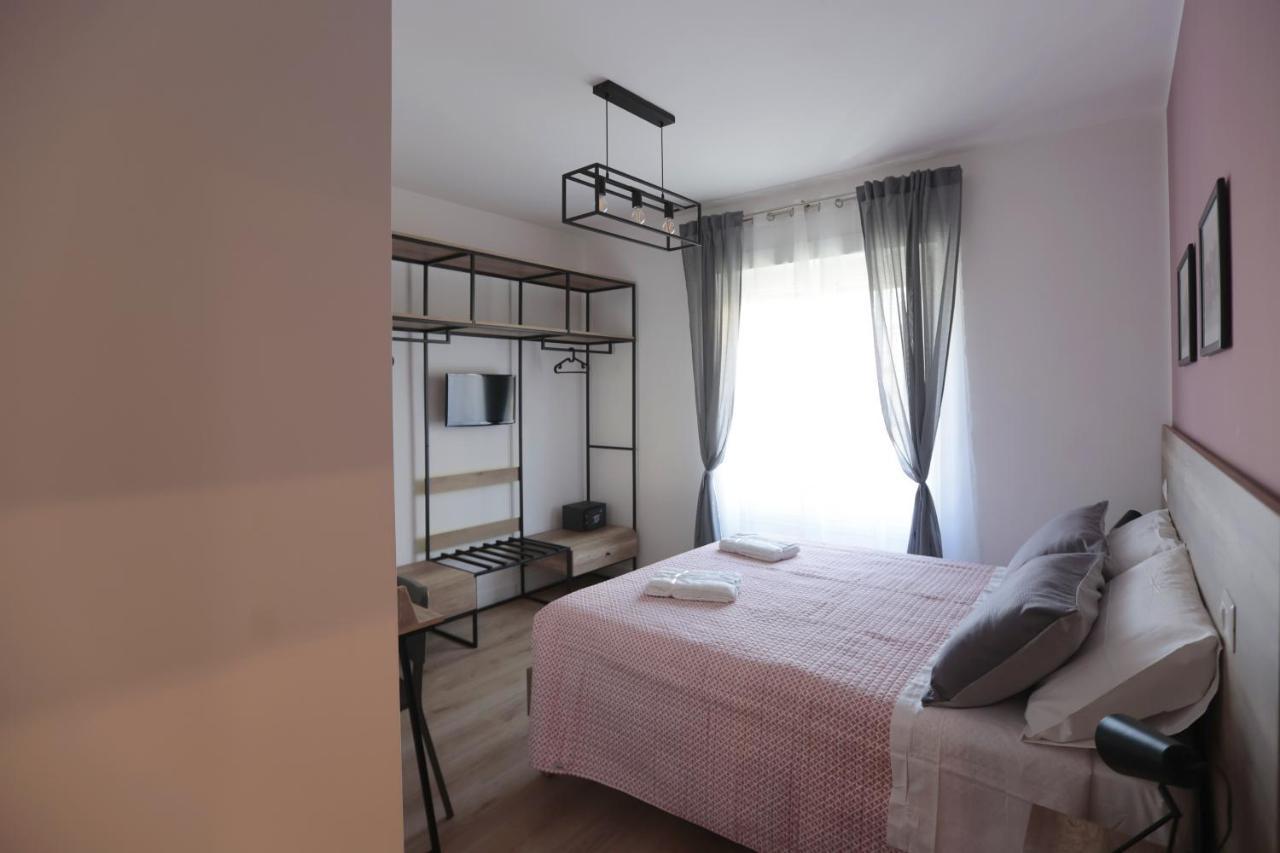 Angio Holiday Rooms Naples Exterior photo