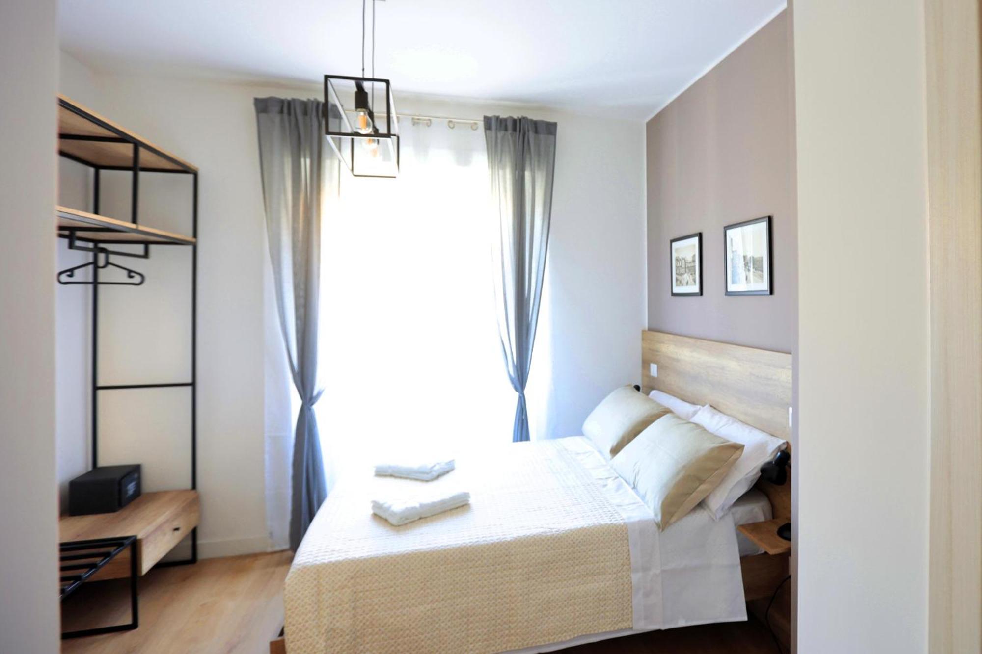 Angio Holiday Rooms Naples Exterior photo