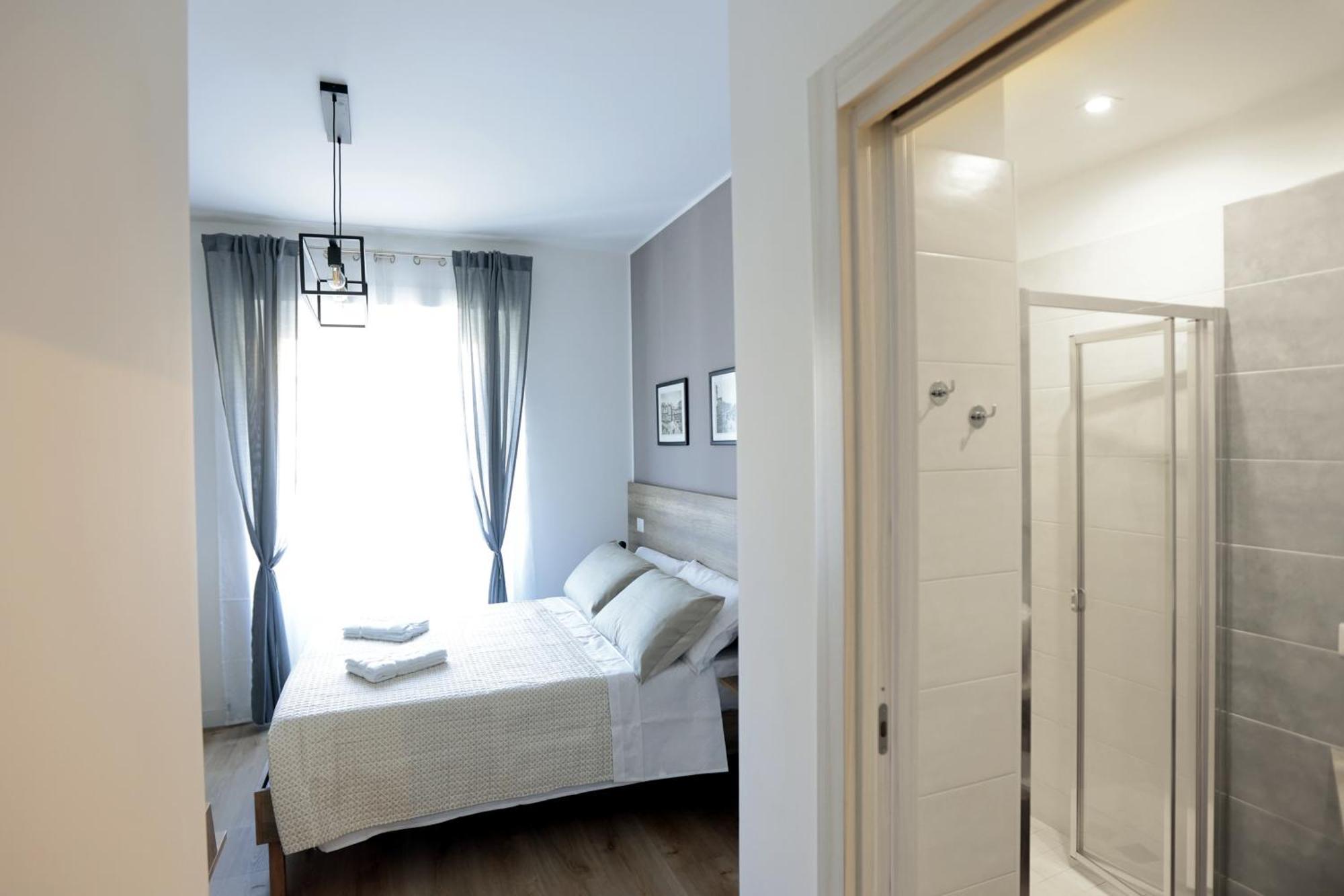 Angio Holiday Rooms Naples Exterior photo
